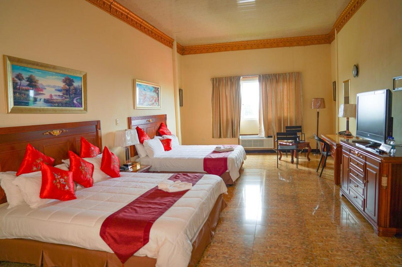Metro Hotel Couva Экстерьер фото
