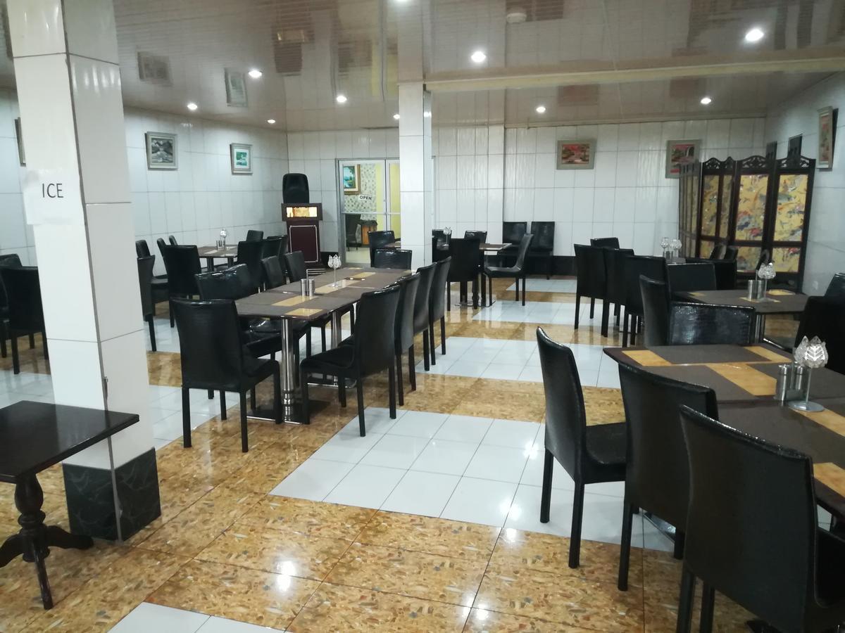 Metro Hotel Couva Экстерьер фото